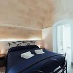 Le Dimore Nel Cortile Con Patio E Parcheggio Privato Penzion Matera