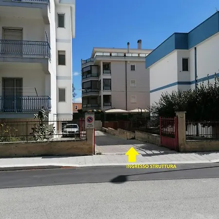 Guest house Le Dimore Nel Cortile Con Patio E Parcheggio Privato Matera