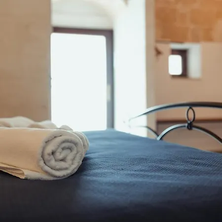 Le Dimore Nel Cortile Con Patio E Parcheggio Privato Penzion *