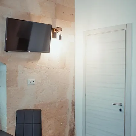 Le Dimore Nel Cortile Con Patio E Parcheggio Privato Матера