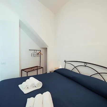 Le Dimore Nel Cortile Con Patio E Parcheggio Privato * Матера