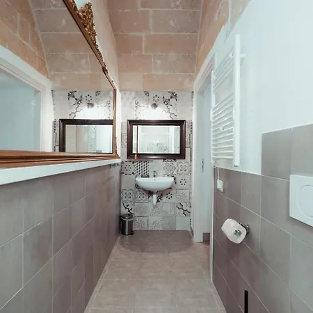 Le Dimore Nel Cortile Con Patio E Parcheggio Privato