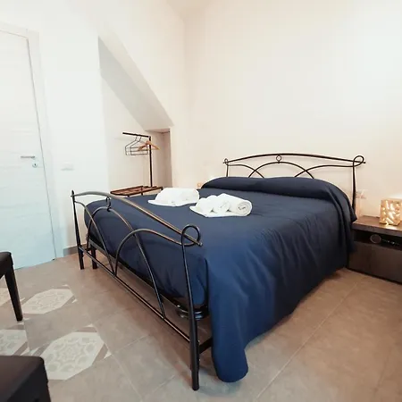 Guest house Le Dimore Nel Cortile Con Patio E Parcheggio Privato Matera