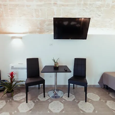 Le Dimore Nel Cortile Con Patio E Parcheggio Privato Penzion *