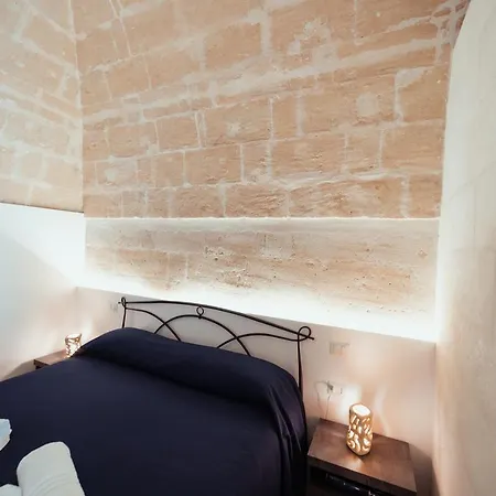 Le Dimore Nel Cortile Con Patio E Parcheggio Privato * Матера