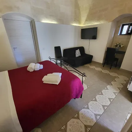 Guest house Le Dimore Nel Cortile Con Patio E Parcheggio Privato Matera