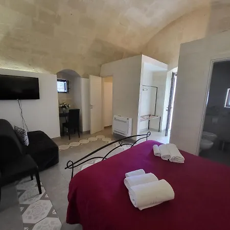 Le Dimore Nel Cortile Con Patio E Parcheggio Privato Guest house *