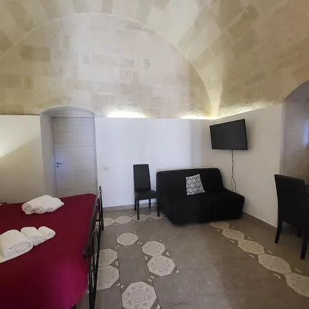Гостевой дом Le Dimore Nel Cortile Con Patio E Parcheggio Privato Матера