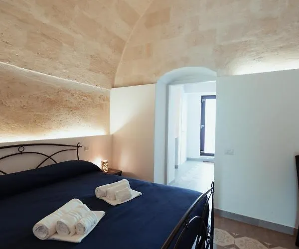 Affittacamere Le Dimore Nel Cortile Con Patio E Parcheggio Privato *