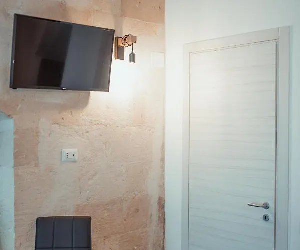 Le Dimore Nel Cortile Con Patio E Parcheggio Privato Matera